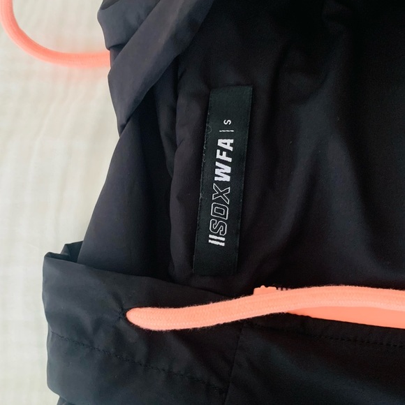 Limited Edition Sarah’s Day x WFA Windbreaker - Picture 8 of 10